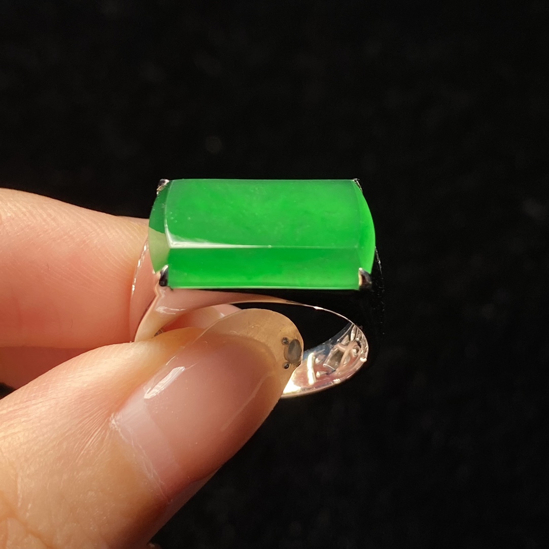 18k金真金真钻马鞍戒指天然A货翡翠高冰阳绿色百搭时尚C4063019