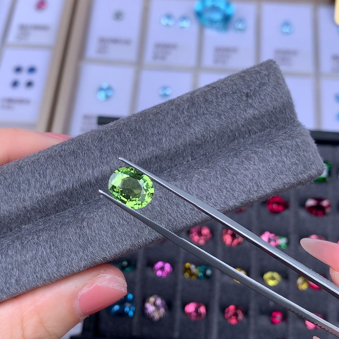 裸石未镶嵌碧玺2.71克拉