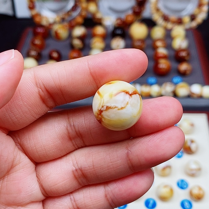 未镶嵌蜜蜡裸石自**风蜜蜡