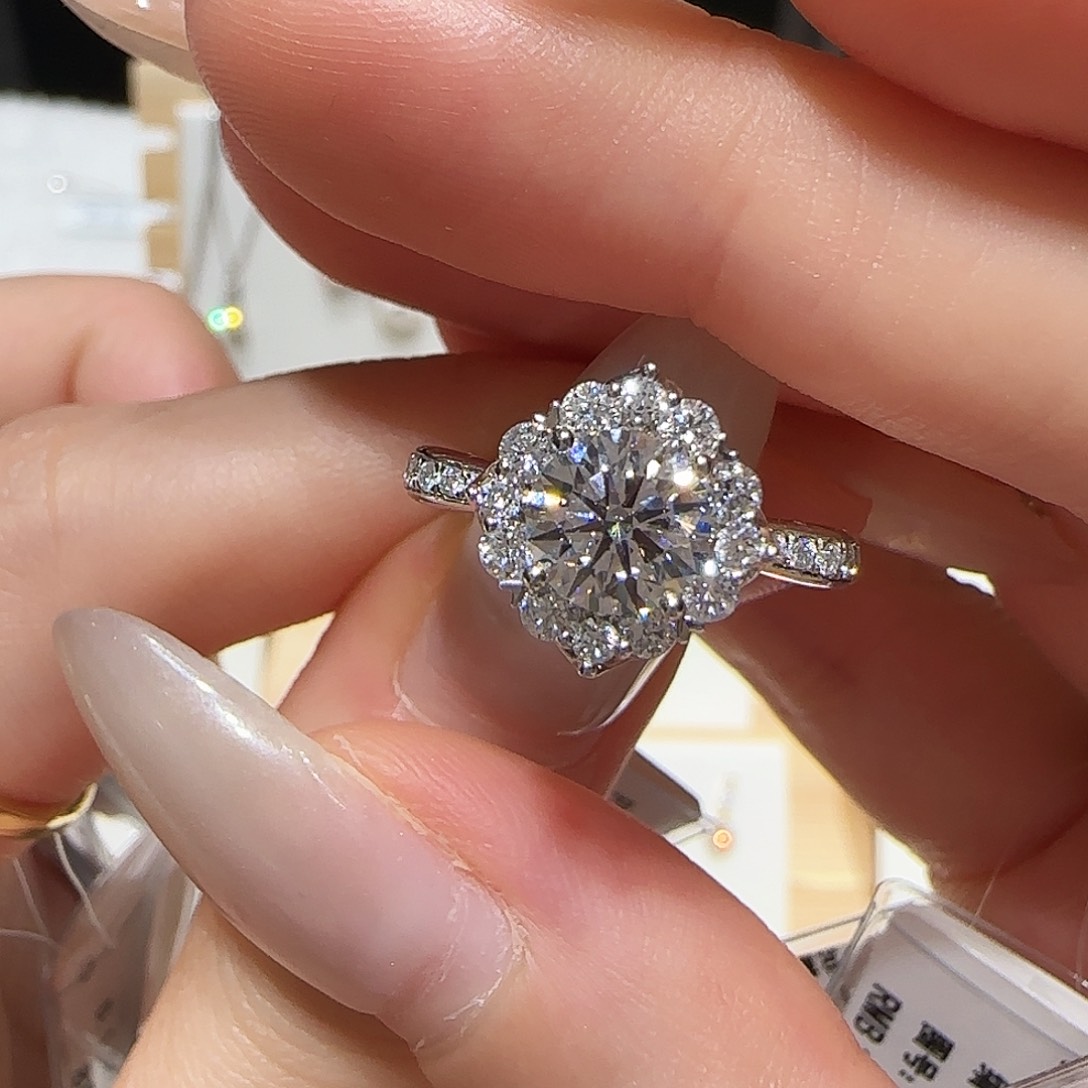 实验室培育钻石铂Pt950镶嵌一克拉灿若星辰igi 13