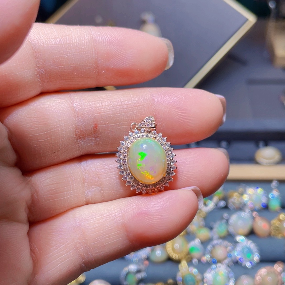 欧泊吊坠不含链银S925镶嵌小*游