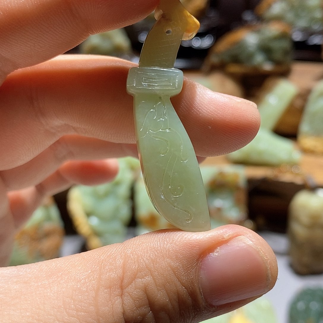 岫岩河磨玉（透闪石质玉）珠宝奇石未镶嵌