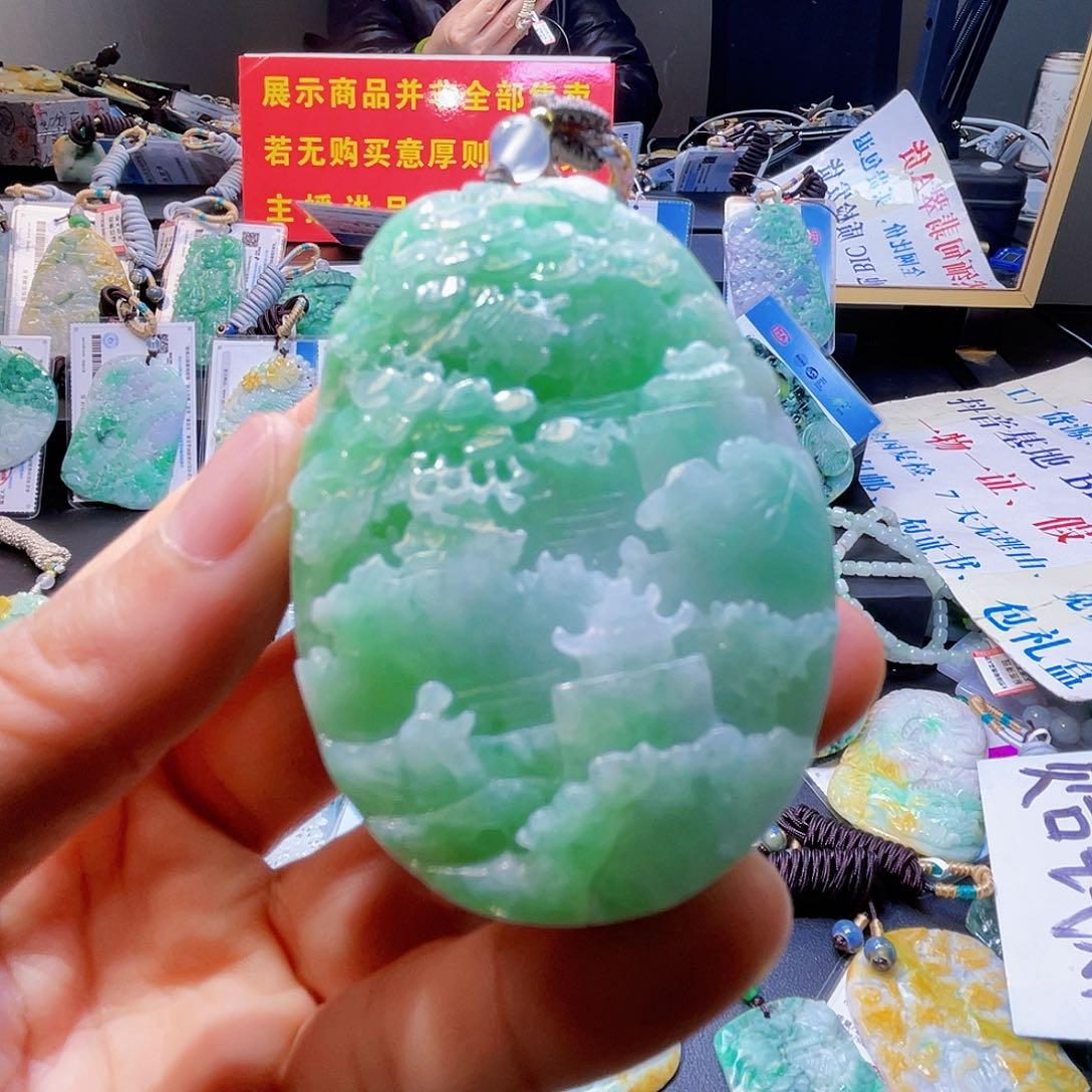 颈饰未镶嵌翡翠一