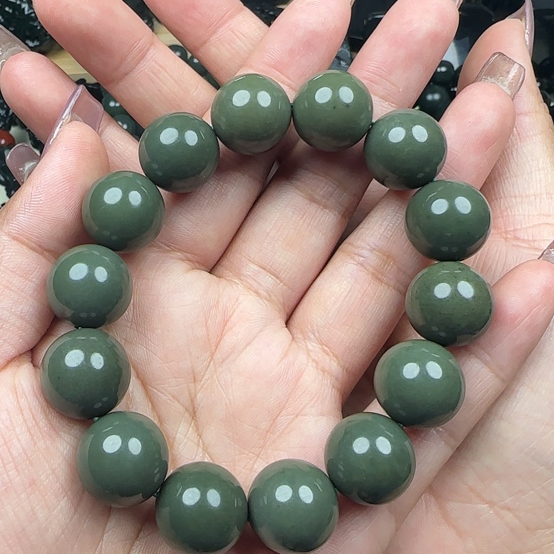 嘟***嘟和田玉未镶嵌手串