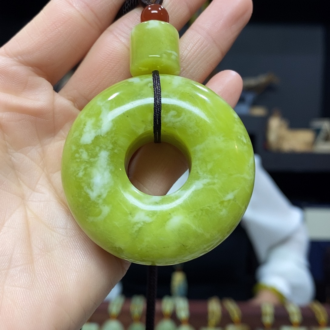 岫玉挂件手链未镶嵌