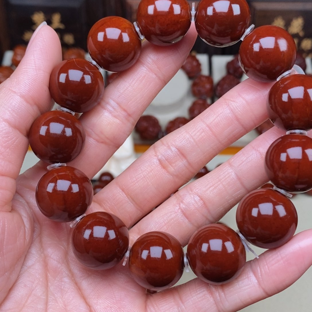 橄榄核把件张光珠，