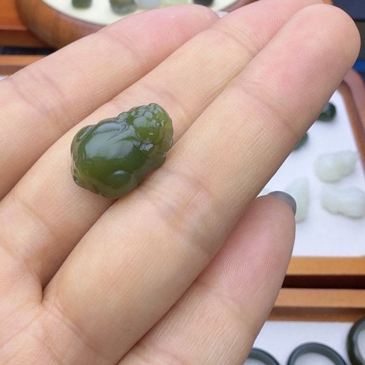 @****和田玉（糖玉）未镶嵌车挂