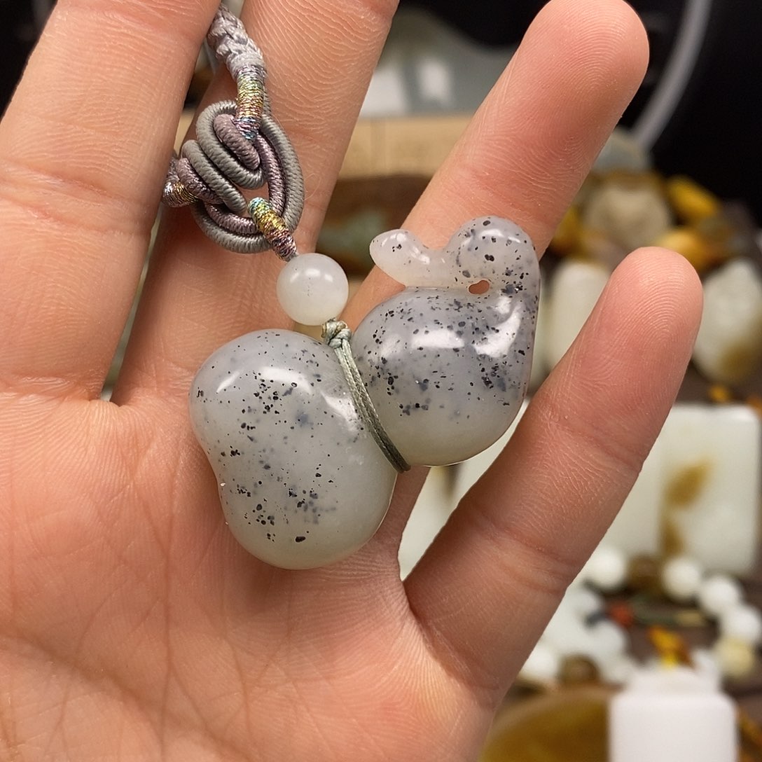 和田玉颈饰未镶嵌11