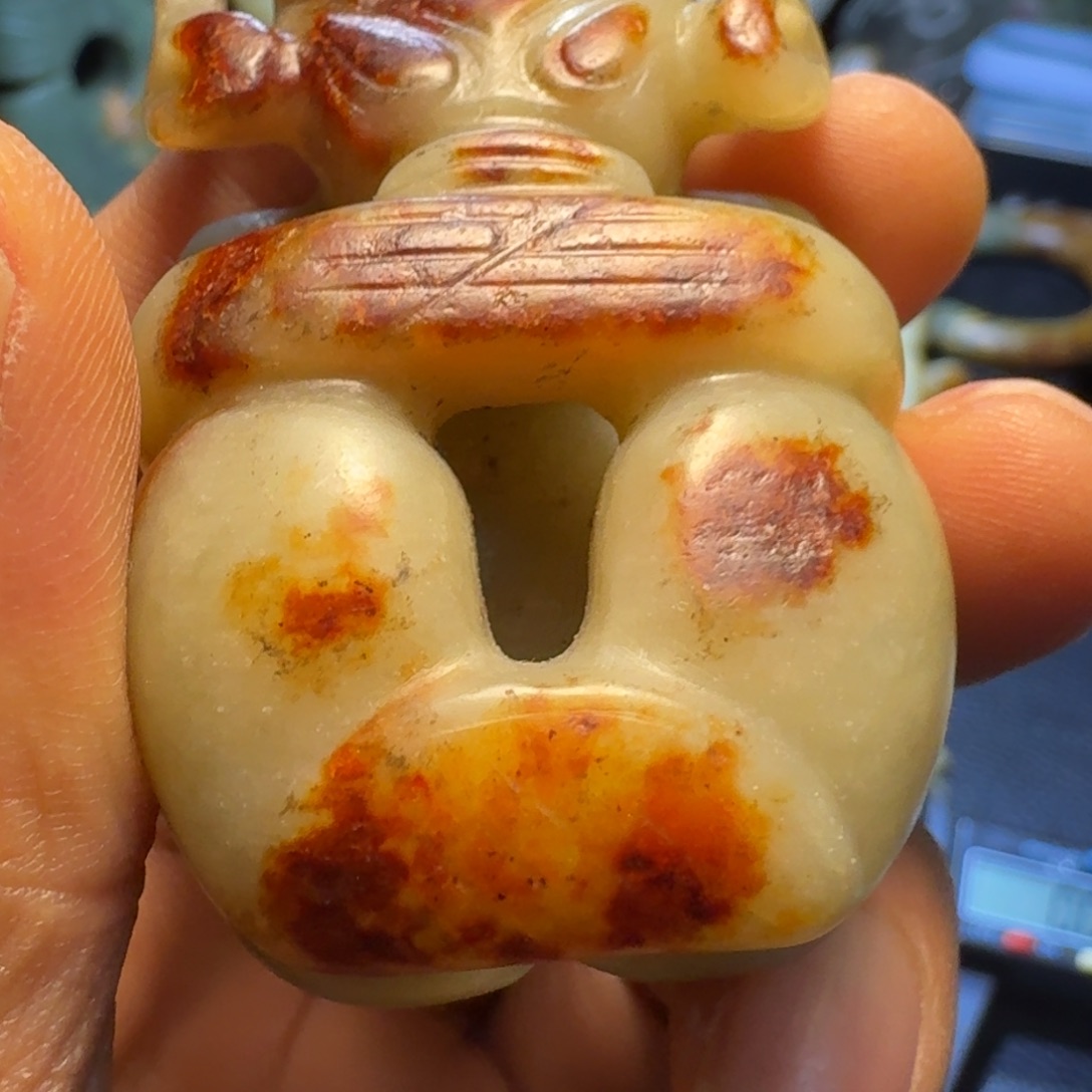 向***。玉玉摆件神人器型