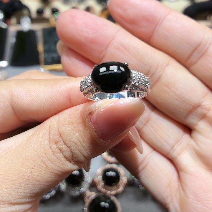 绮****翡翠18K金镶嵌戒指