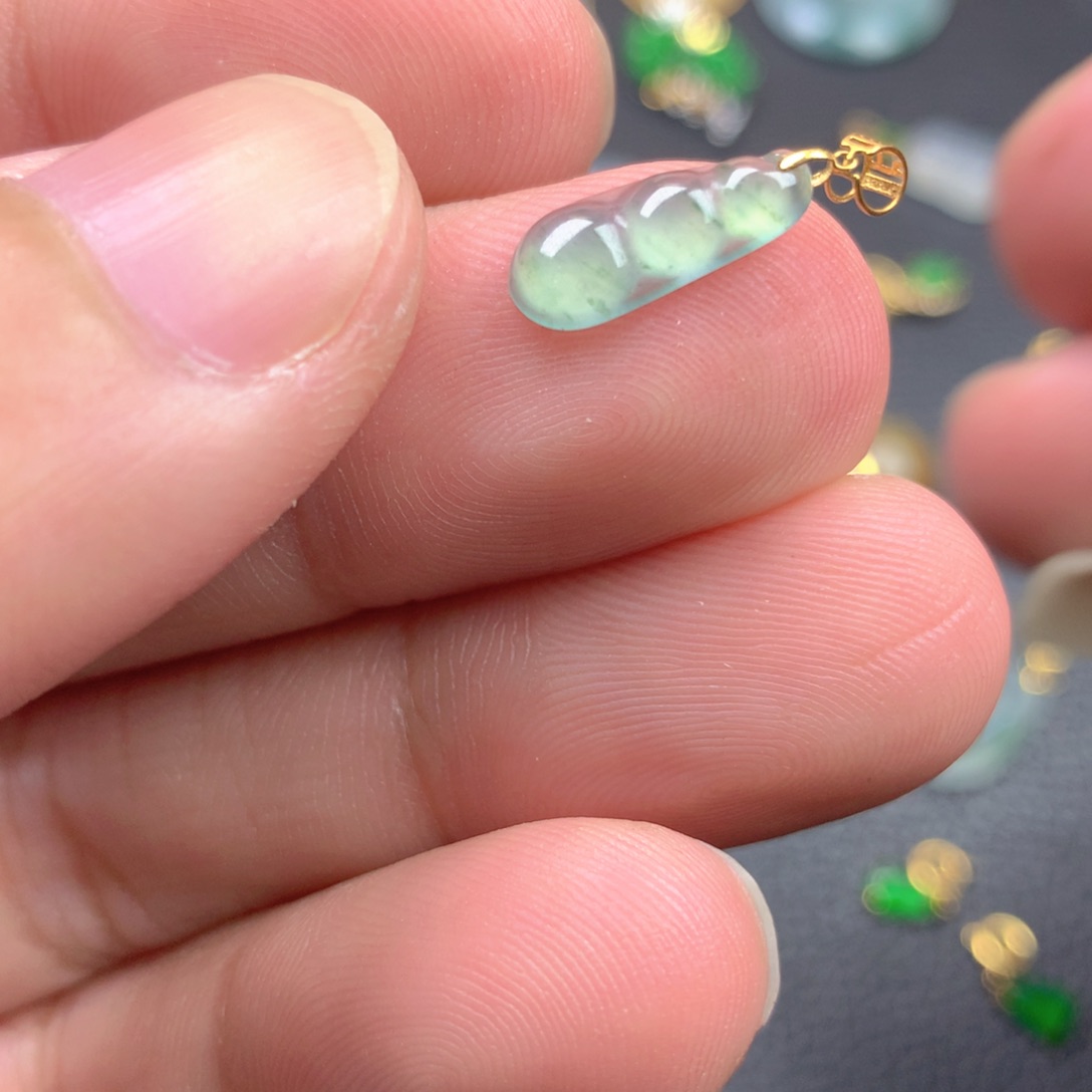 【闪购商品】颈饰18K金镶嵌翡翠翡翠