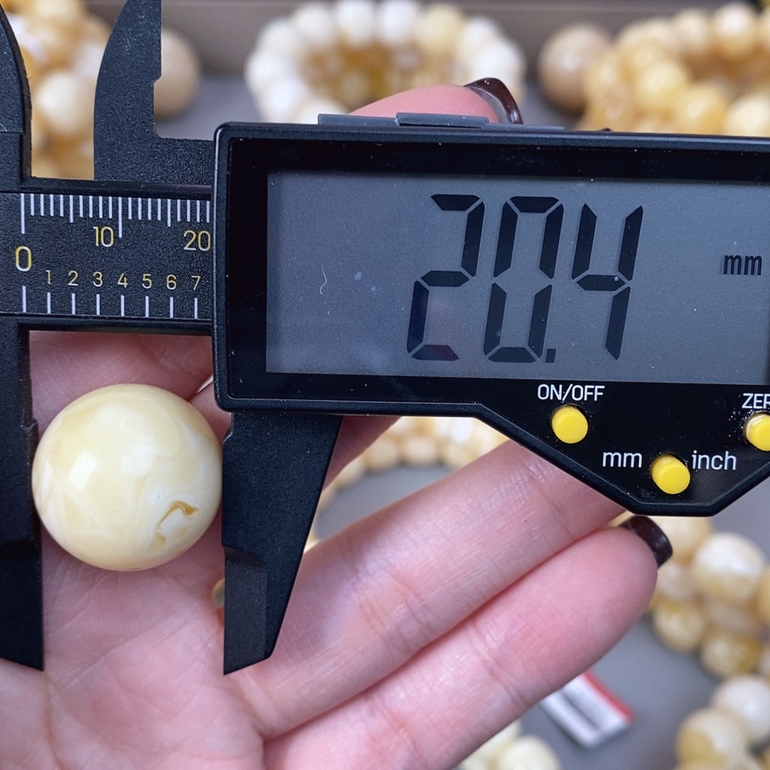 蜜蜡未镶嵌珠宝奇石4.9g