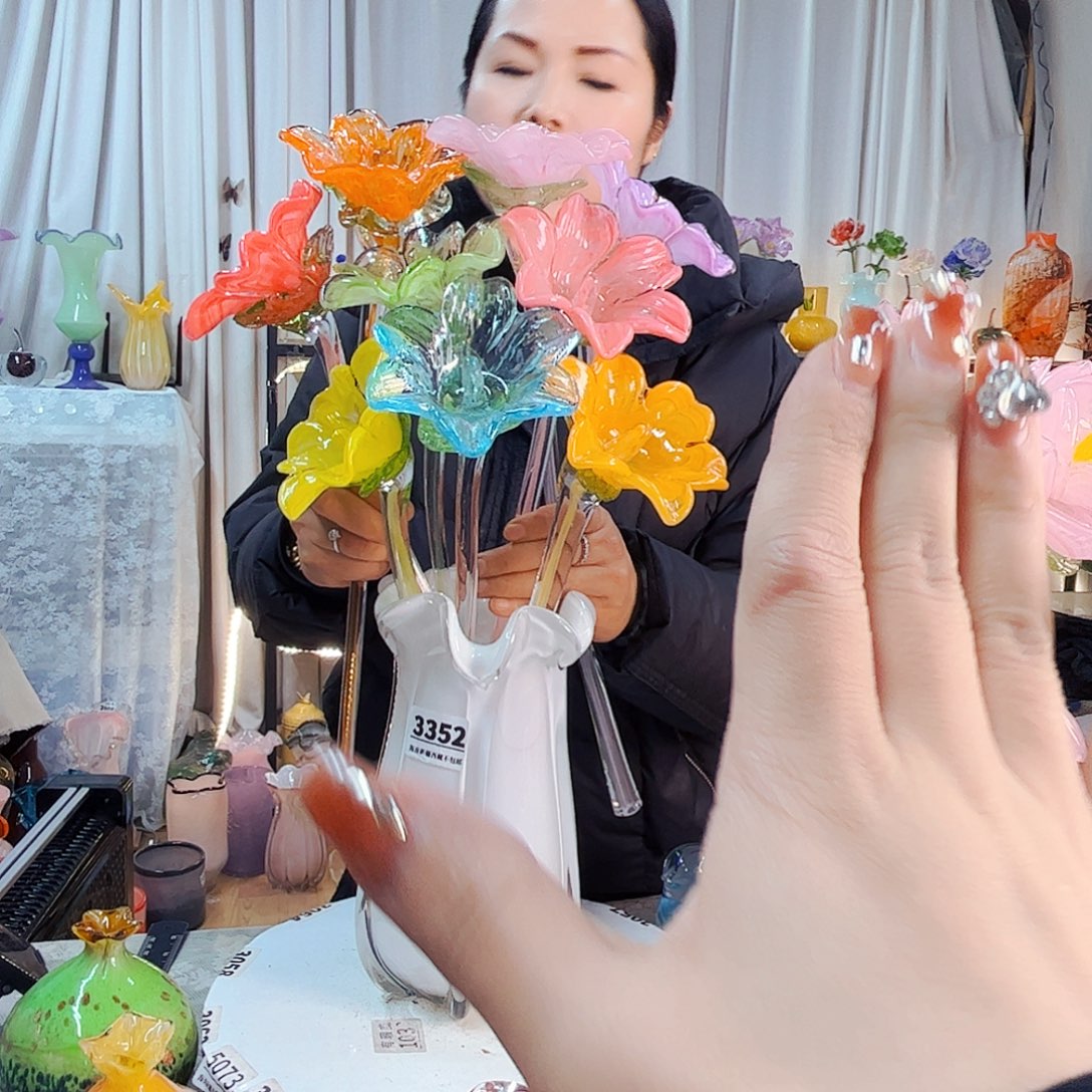 9朵百合家悦美居琉璃摆件