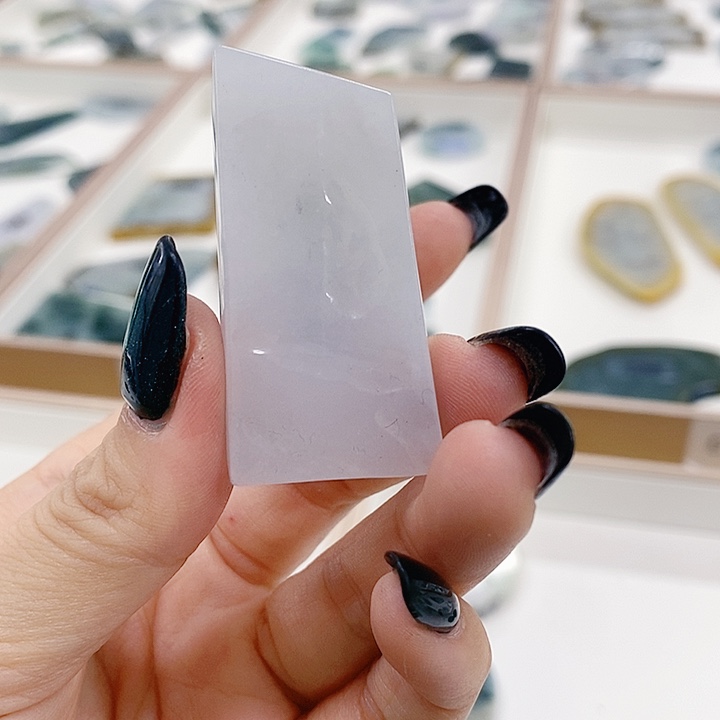 翡翠未镶嵌颈饰翡翠未镶嵌颈饰