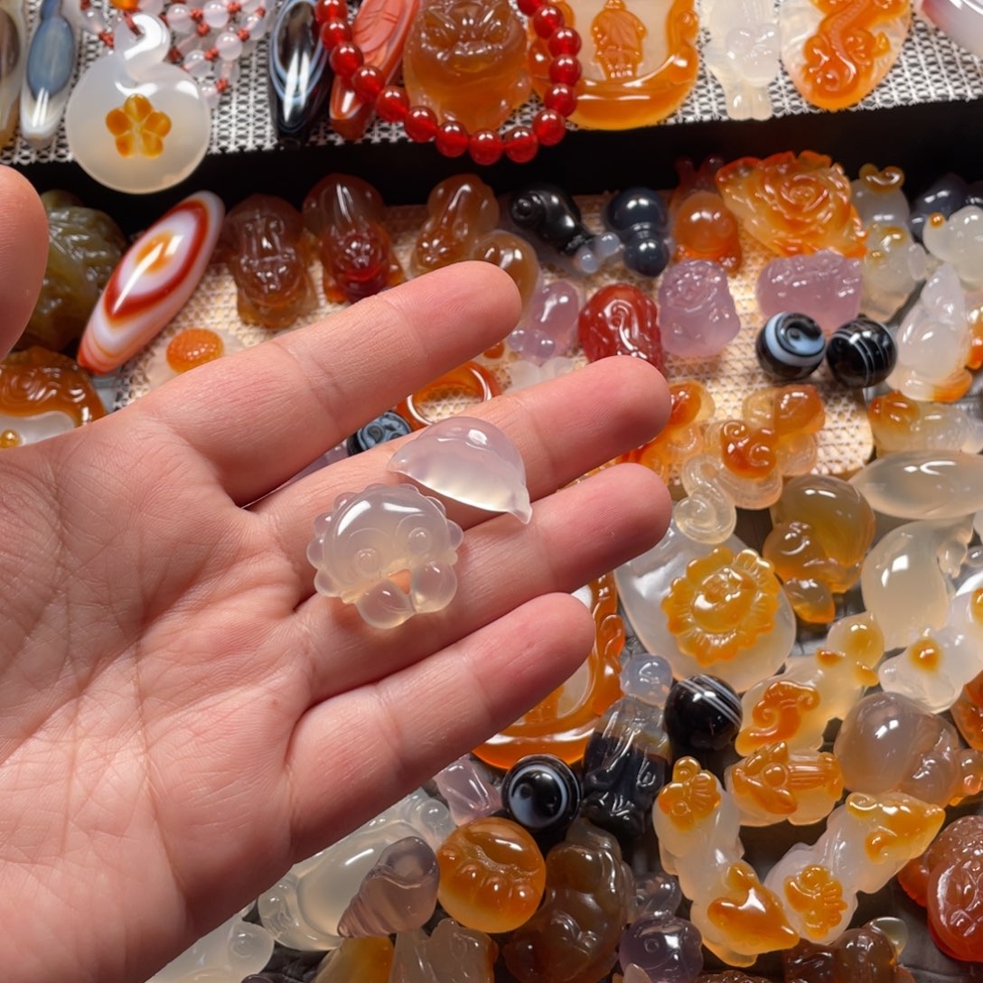 玛瑙/玉髓颈饰未镶嵌简**溪