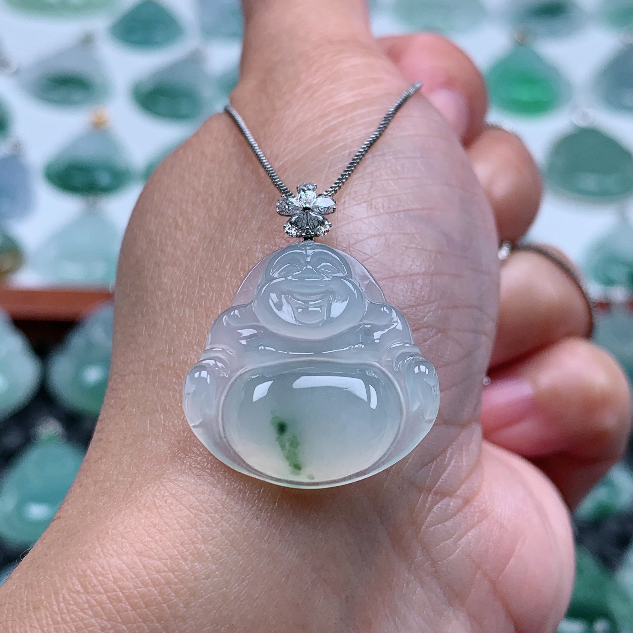 翡翠A货 18k金扣头冰润飘绿一刀切佛公吊坠 尺寸23.5×23.2×6.1