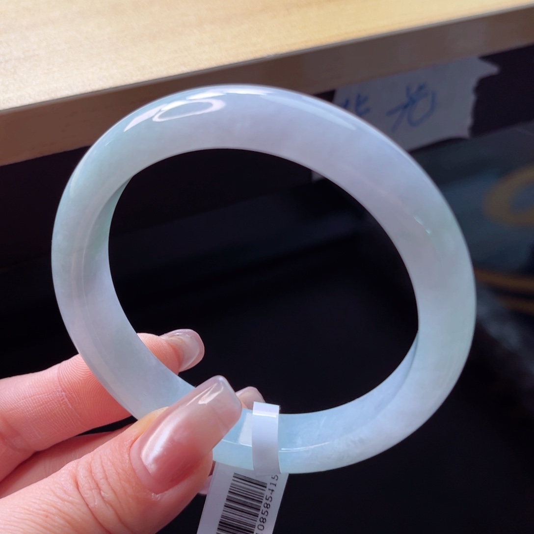 翡翠手镯未镶嵌手镯