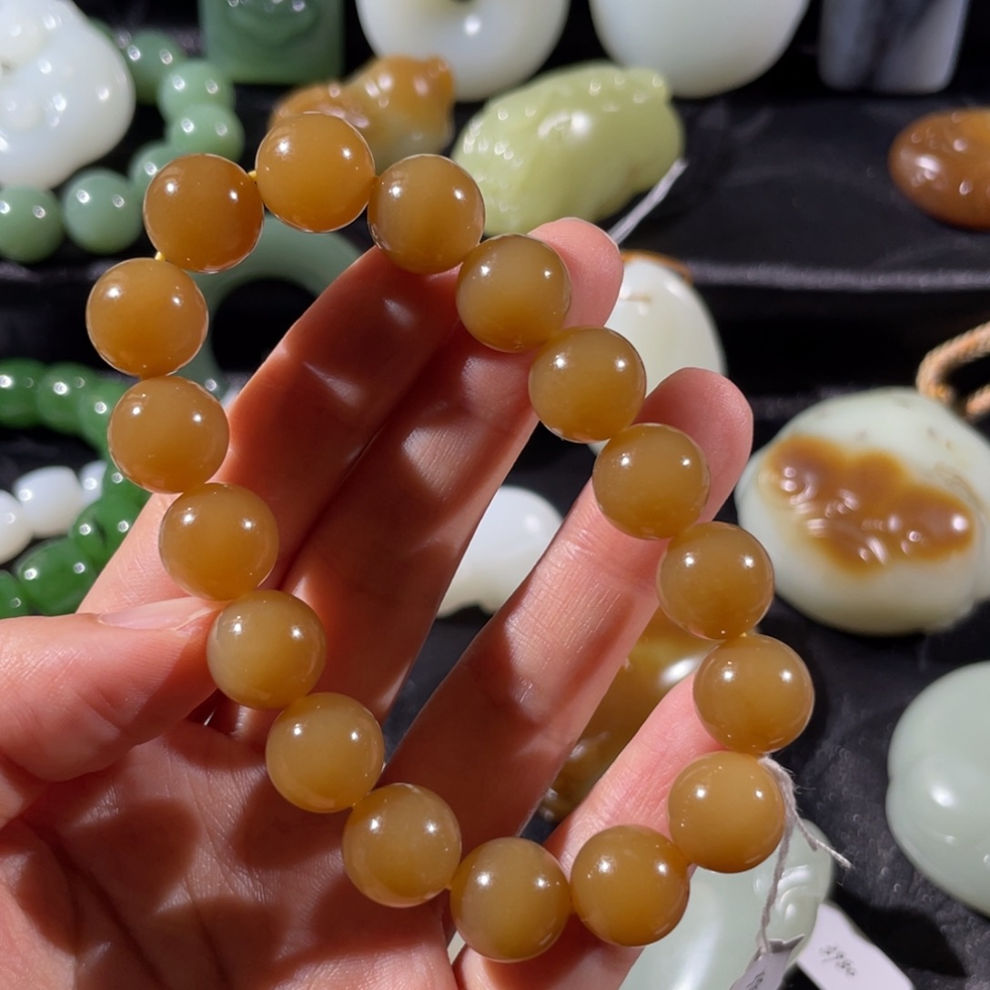 范***彪和田玉未镶嵌颈饰手串