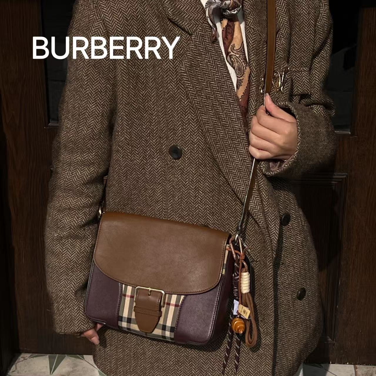95新 BURBERRY/博柏利 BXD15经典百搭斜跨包包95新/代卖服务