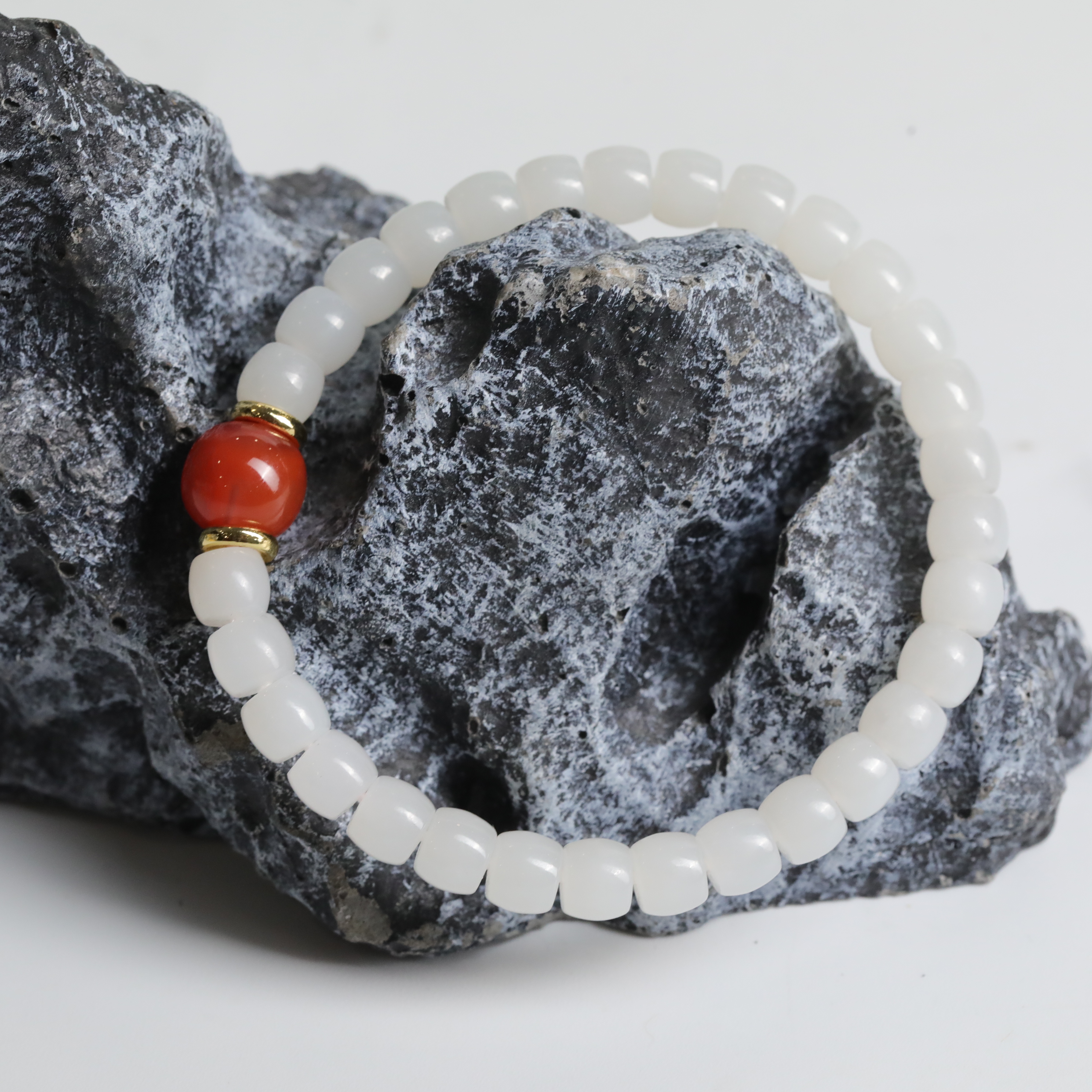 鸿运当头和田玉手串 18ZB-011 约7*6mm