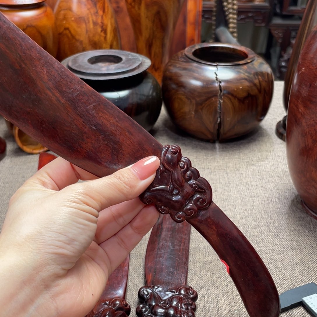 檀香紫檀（小叶紫檀）鎏**子雕刻件