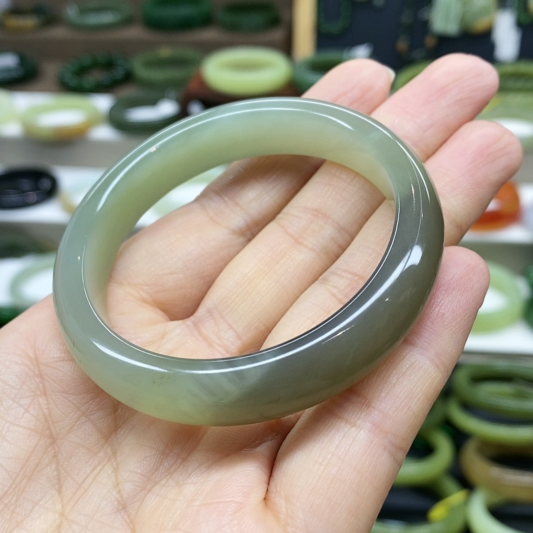 【闪购商品】未镶嵌手镯和田玉