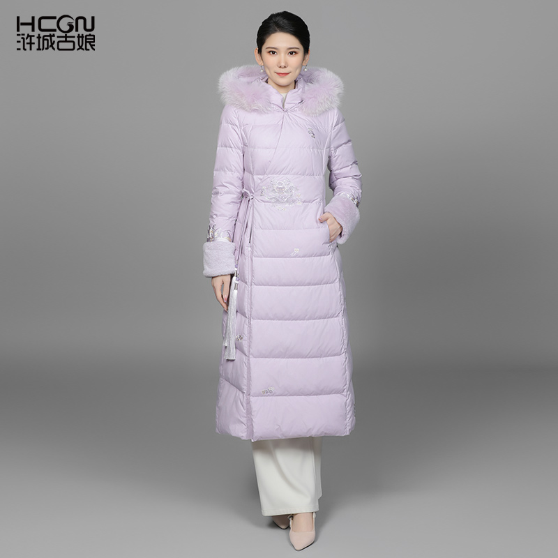 【90白鸭绒】中式保暖冬季刺绣连帽舒适减龄时尚祥瑞羽绒服DMT11390