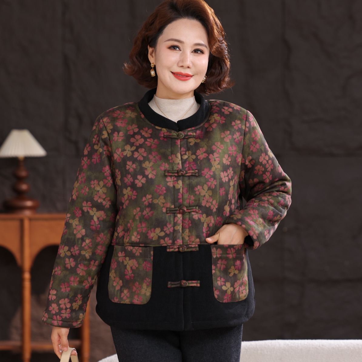 冬季新款加绒加厚国风中老年妈妈装宽松复古印花加棉加绒四叶草