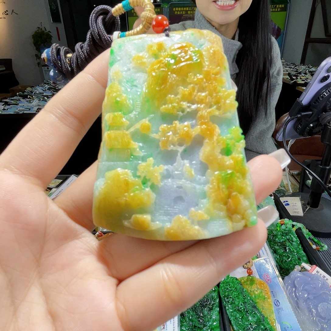 颈饰未镶嵌翡翠一