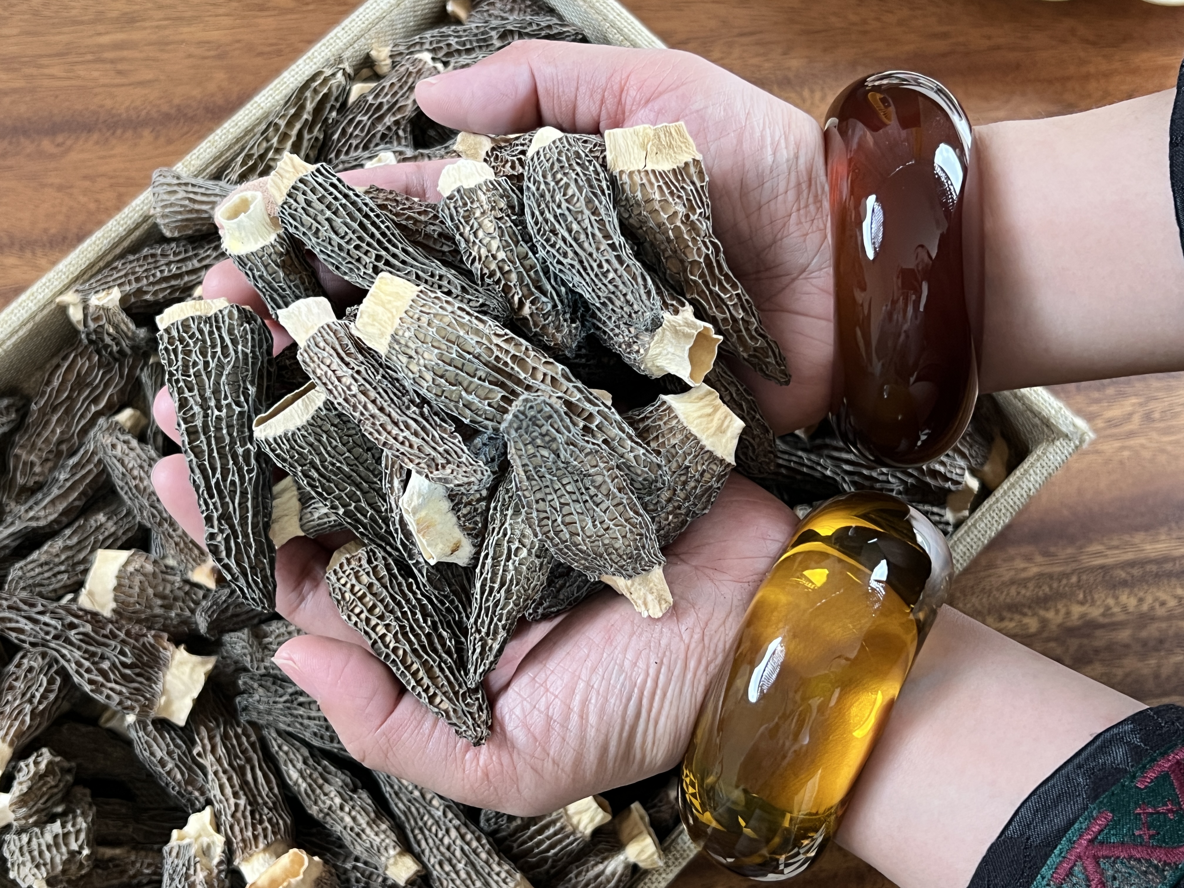 《琥珀玺》甄选：云南精品剪脚干羊肚菌5 - 7公分