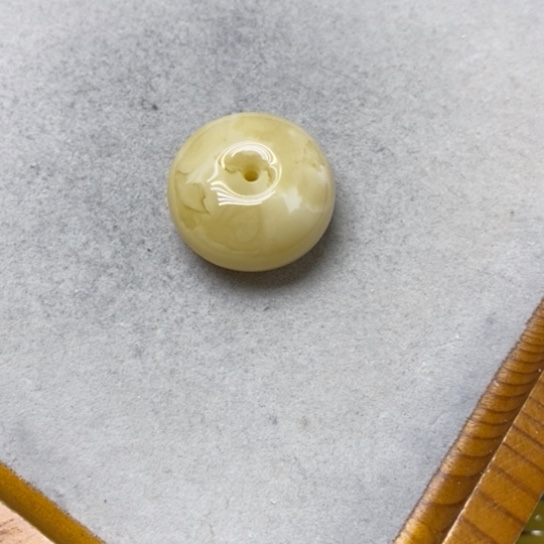蜜蜡裸石未镶嵌吊坠