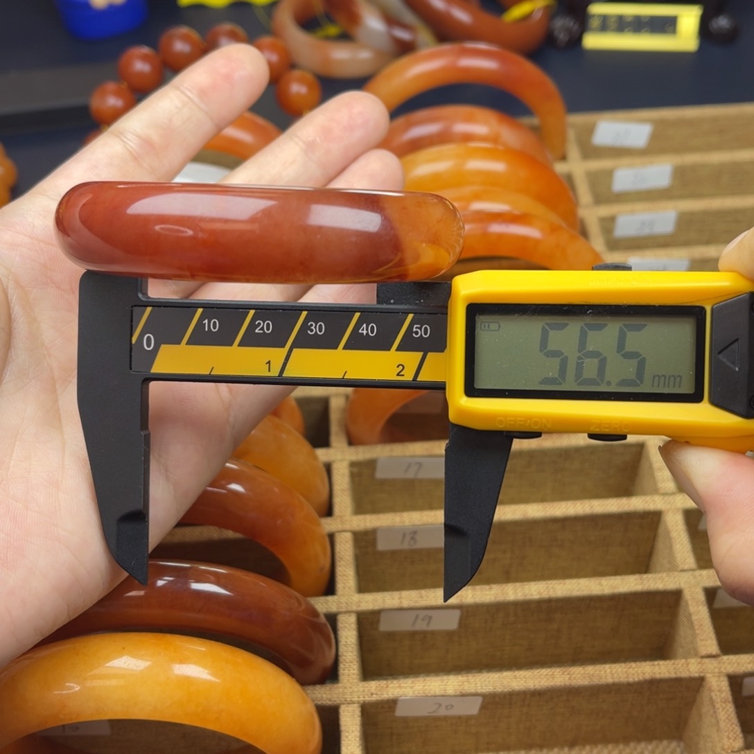 合金石英质玉（黄龙玉）手镯17号56.5圈