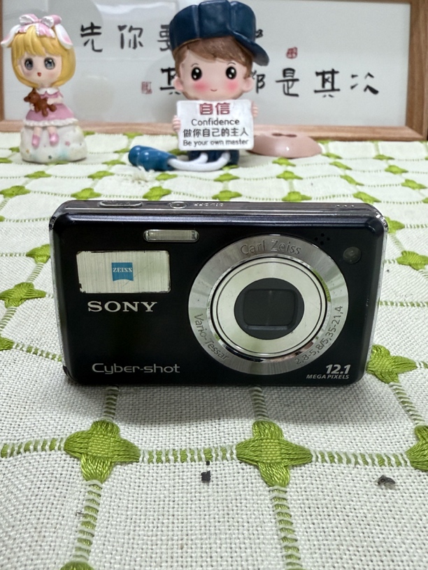 9新 Sony/索尼 W220黑色1200万像素4倍变焦清透奶油肌肤质感复古