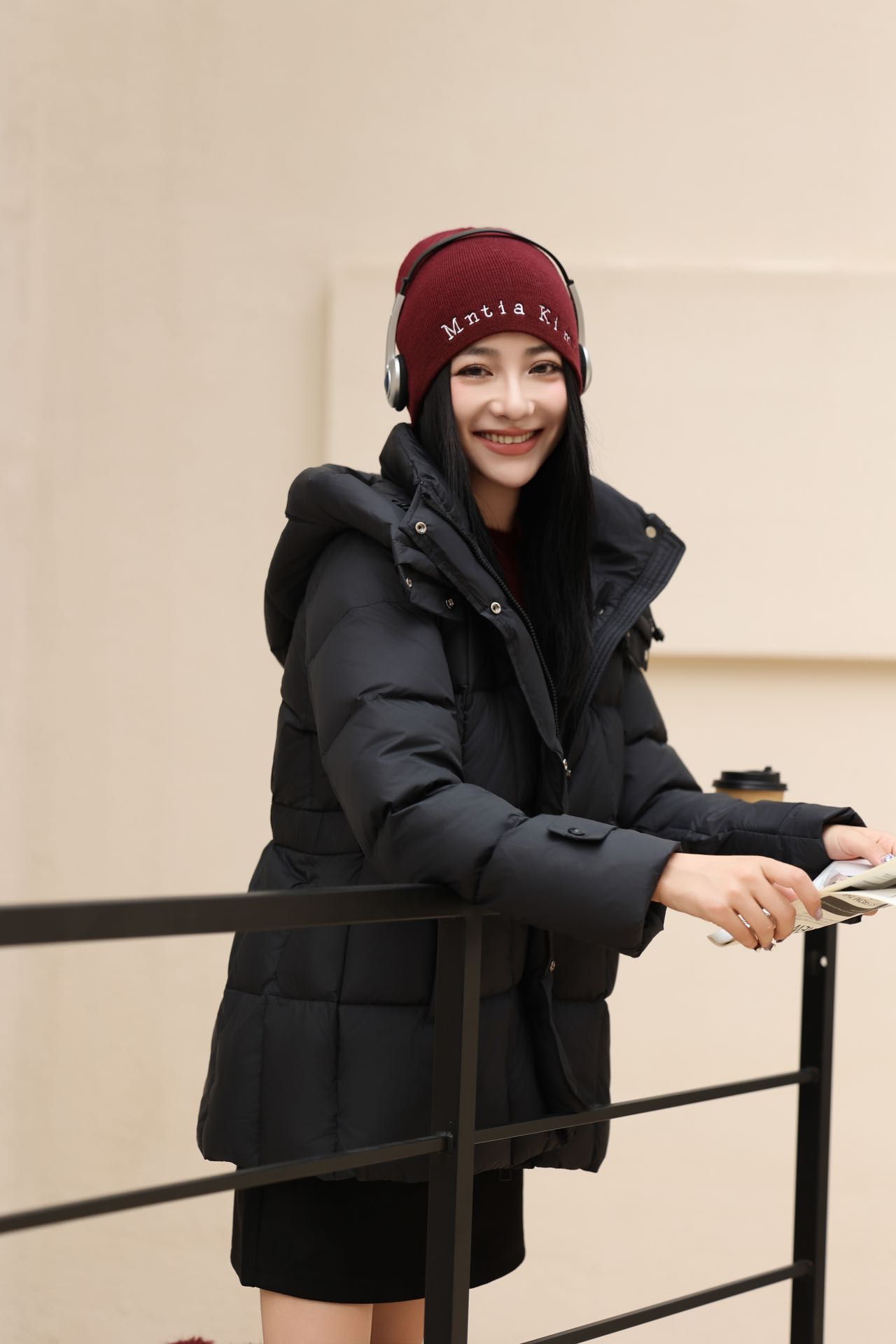 【2025冬季新款】白鸭绒羽绒服女装收腰修身连帽款