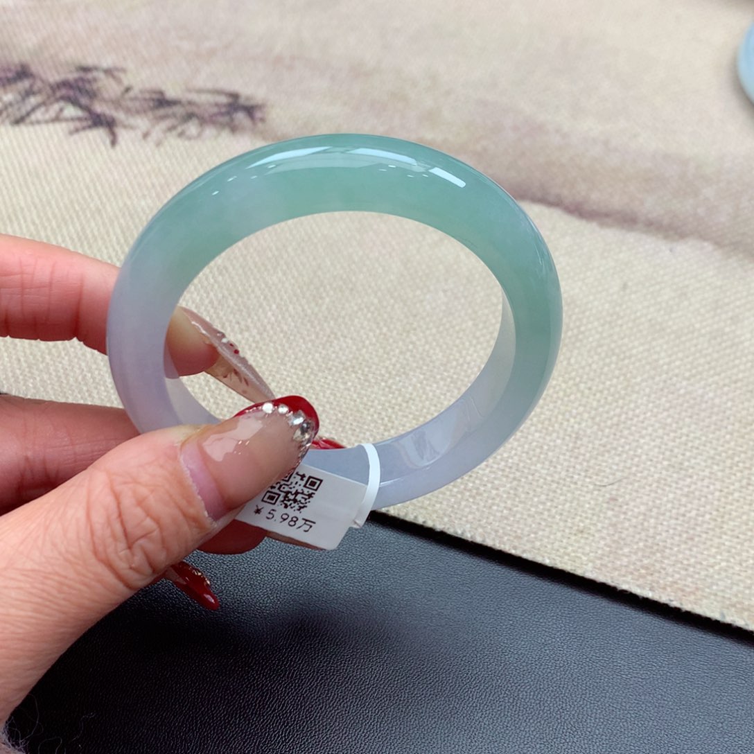 翡翠手镯未镶嵌缅甸翡翠手镯