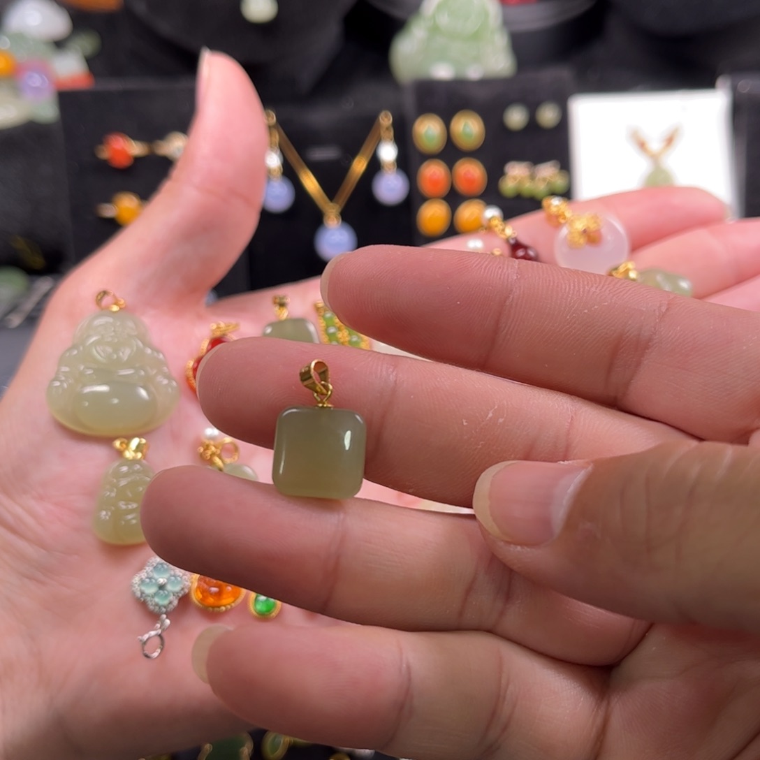 颈饰银S925镶嵌和田玉