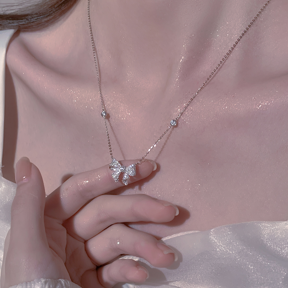 坠链均925银合成锆石 纯银蝴蝶结项链配饰女