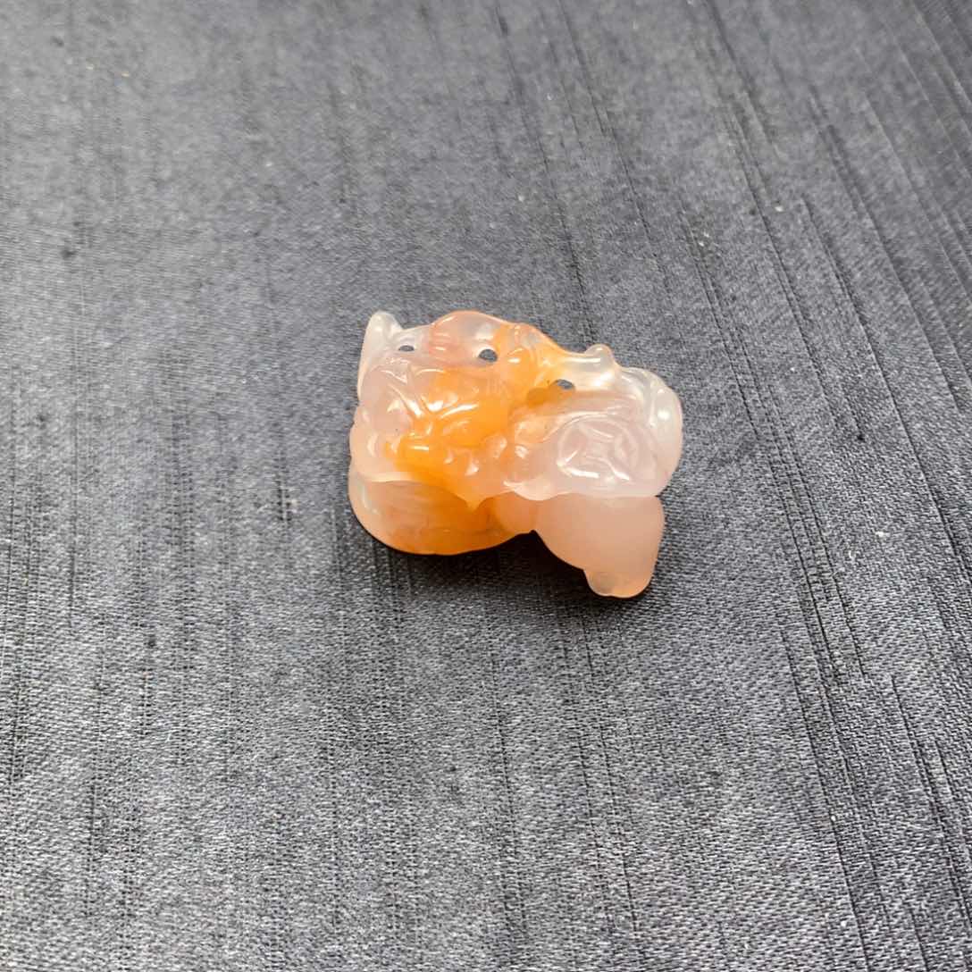 石英质玉（黄龙玉）吊坠未镶嵌