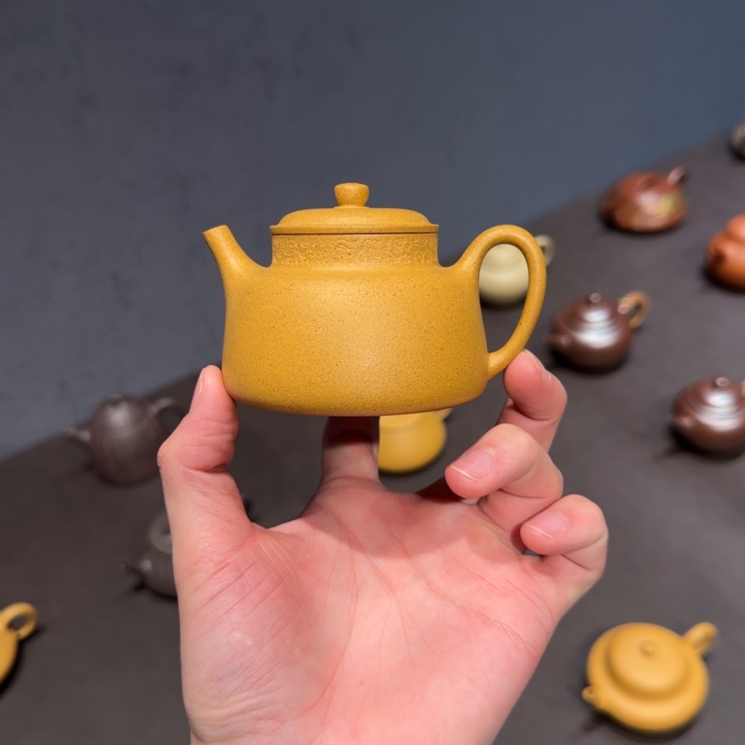虎***娃紫砂茶壶言心 老宕口黄金段 150cc
