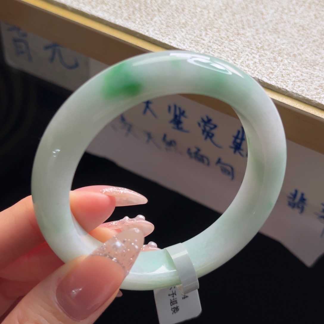 翡翠未镶嵌手镯手镯