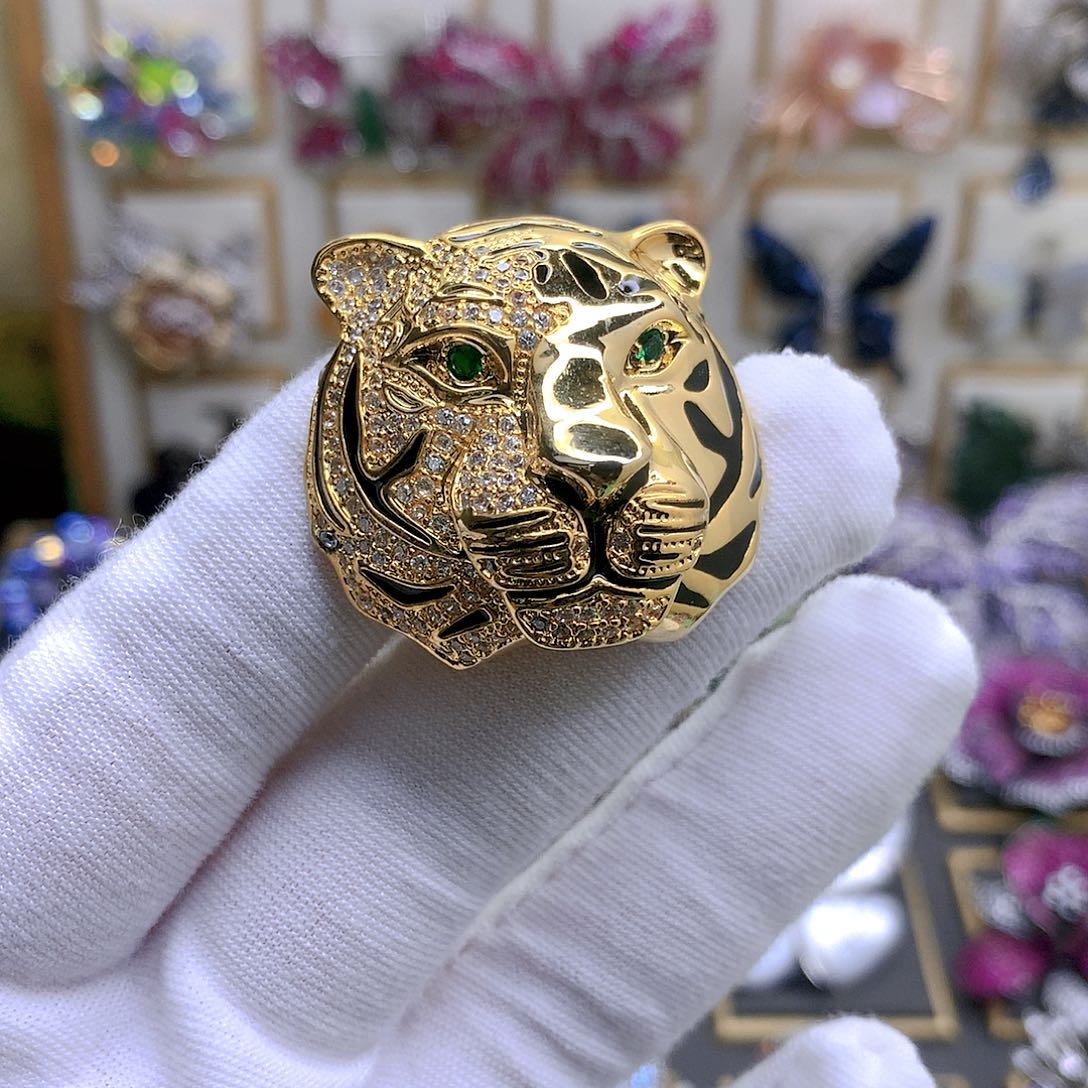 合成立方氧化锆铜胸针