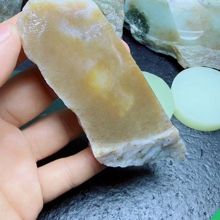 未镶嵌和田玉（糖玉）珠宝奇石