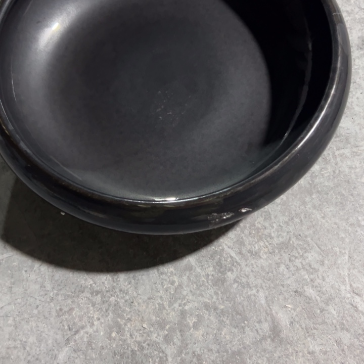 y***️陶瓷黑色的水仙盆