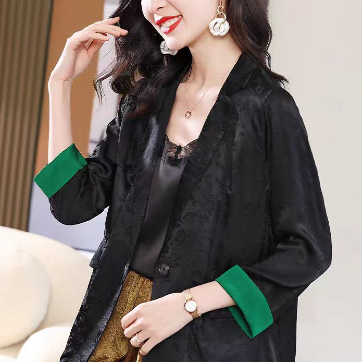 女宽松型字母薄款口袋适中短外套短款女装服装时尚运动网红