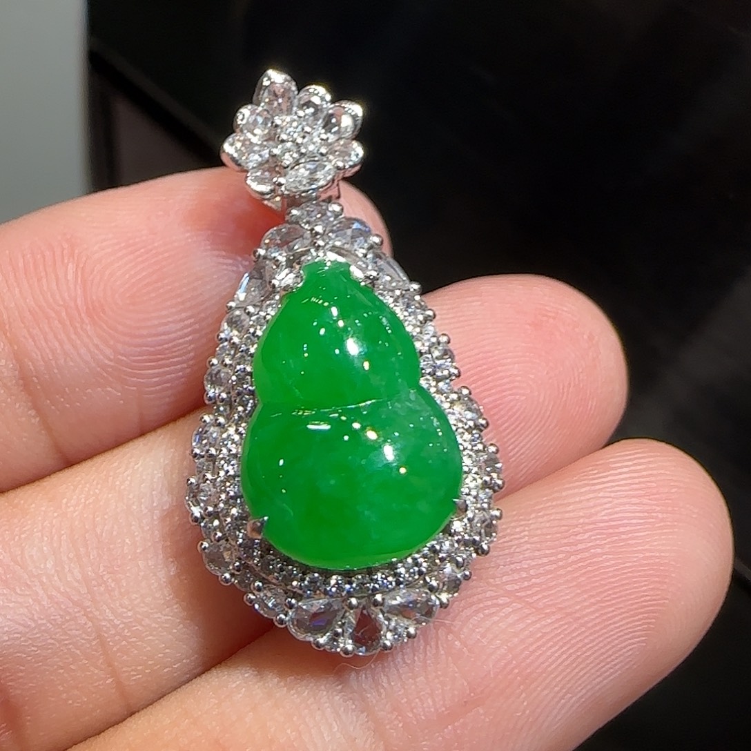 翡翠18K金镶嵌吊坠(不含链)葫芦