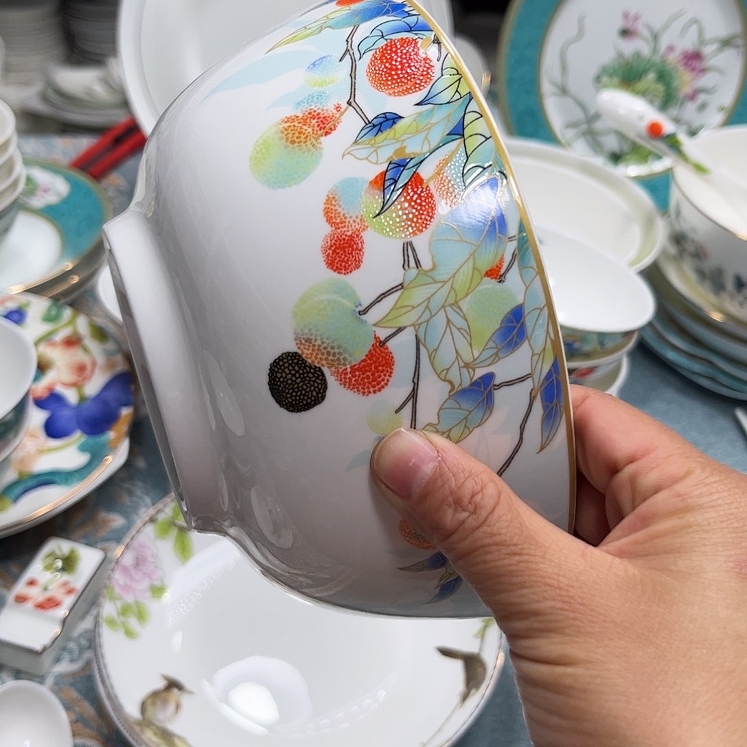 瓷片荔枝七寸汤碗两个