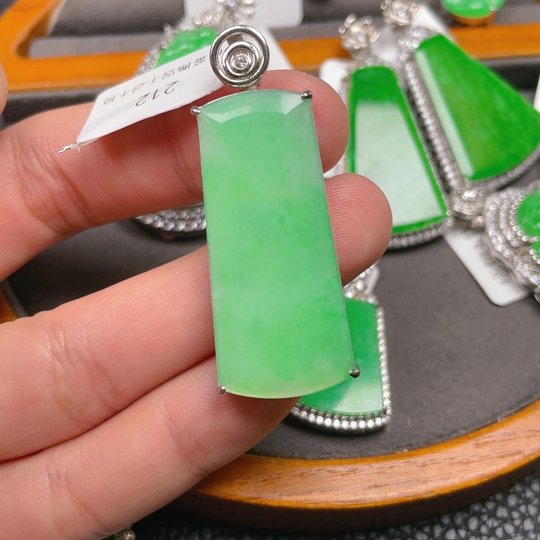 【闪购商品】翡翠吊坠(不含链)银S925镶嵌