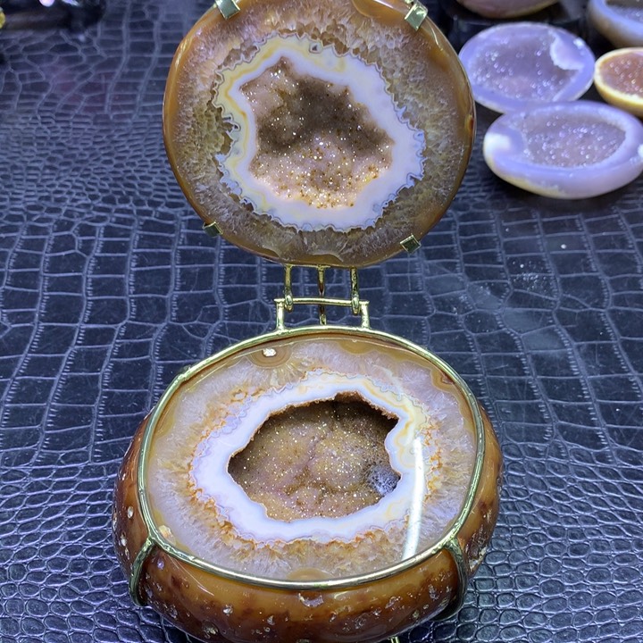 黄晶彩盆未镶嵌水晶