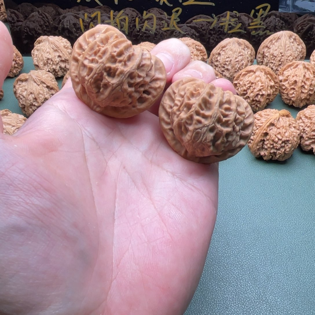 核桃把件今****?41全品桃心宫灯