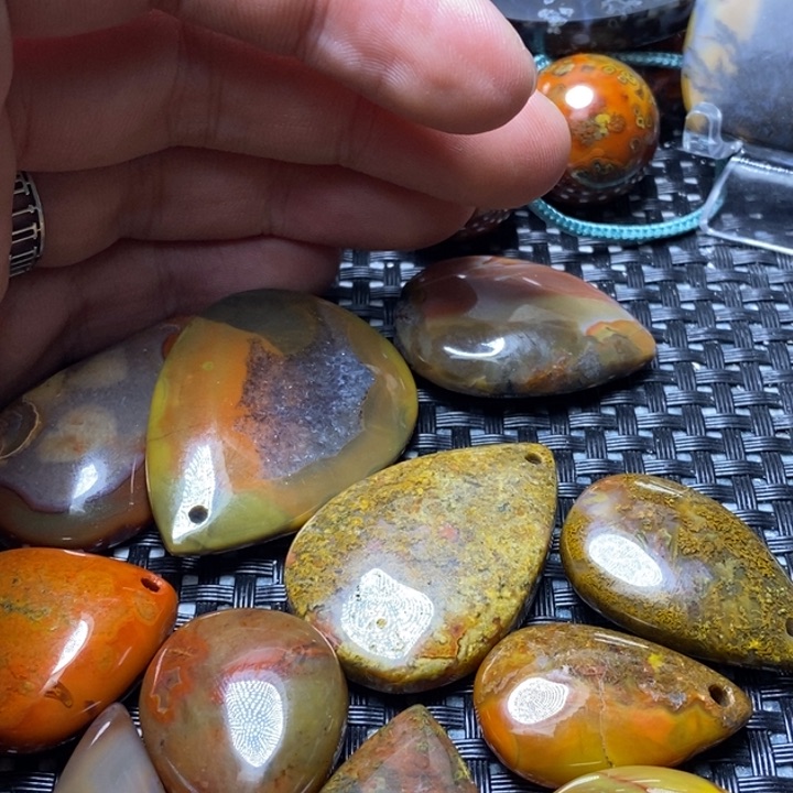 玛瑙/玉髓颈饰未镶嵌